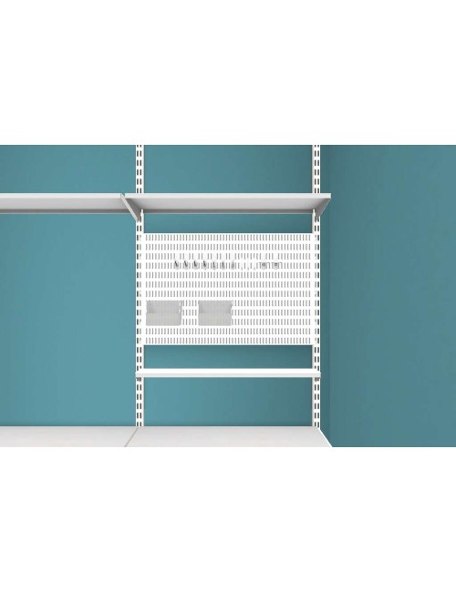 Elfa Bureau 125cm Medium Blanc, un rangement alliant le bois et l'acier pour un dressing moduloable et élégant.