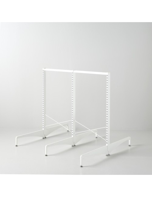 ORDINETT Pied Free-standing 56cm Blanc, un rangement alliant le bois et l'acier pour un dressing moduloable et élégant.