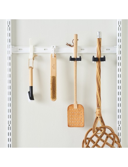 Accroche lisse suspension 57.5cm Platinium, un rangement alliant le bois et l'acier pour un dressing moduloable et élégant.